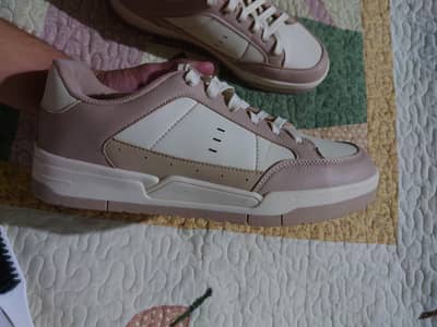 Outfitters sneakers peanut color