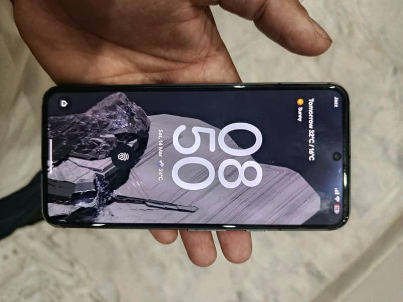 Google Pixel 8 4