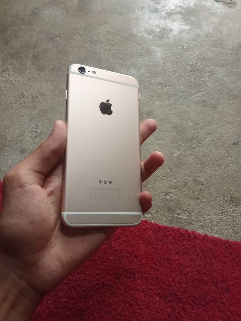 Apple iPhone 6 Plus 1