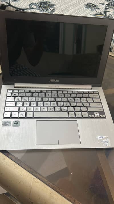 Slim & Smart ASUS UX21e