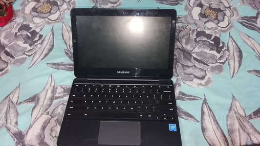 Samsung Chromebook 3 XE500C13 - 11.6" Hd Display | Good Condition