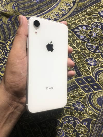 Apple iPhone XR. WhatsApp no 03264435653