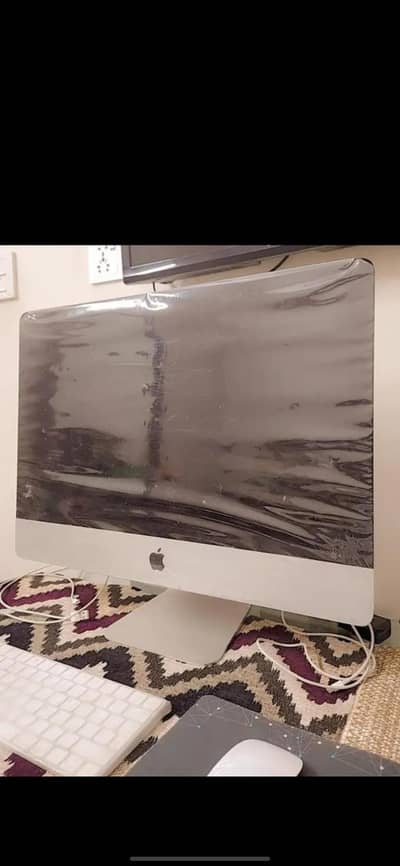 iMac 21.5" Retina 4K 2015 • i5 • 8GB • 1TB • Saudi Import