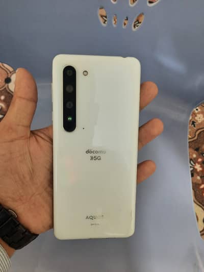 Sharp Aquos R5G