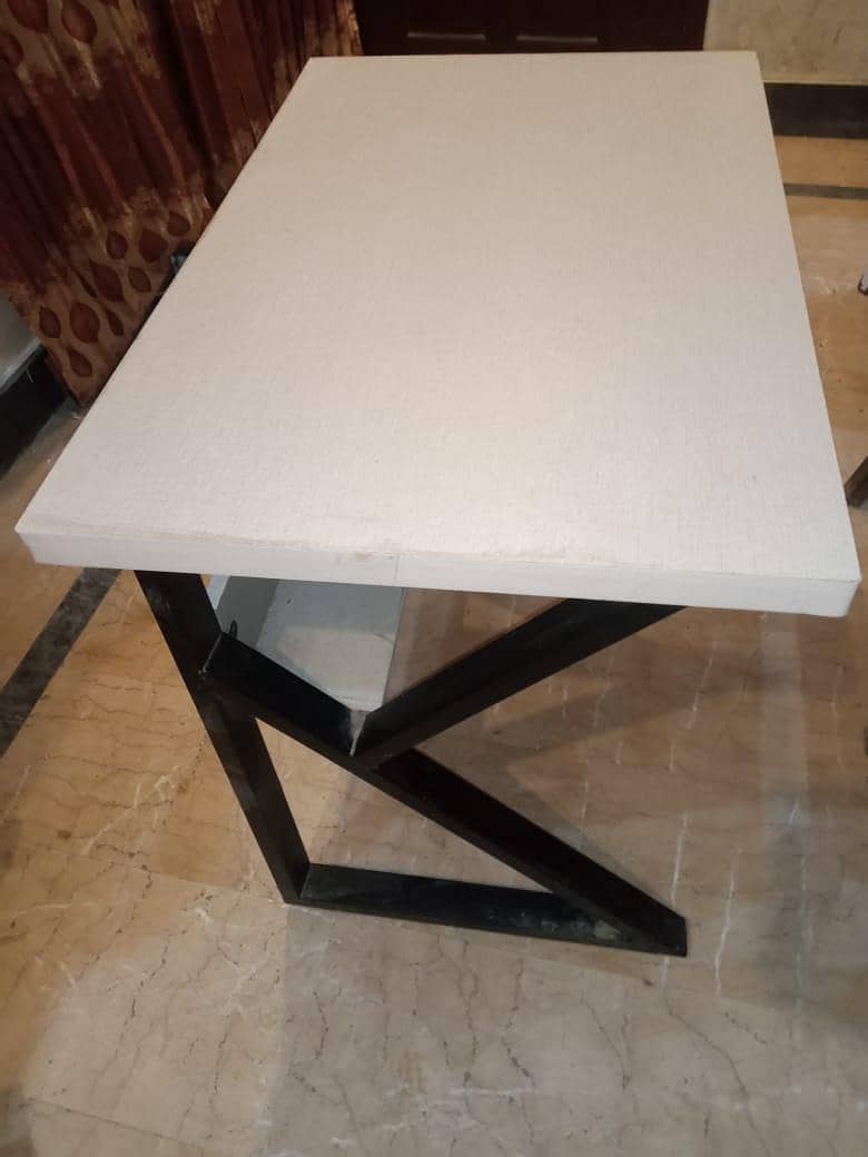Laptop Table 0