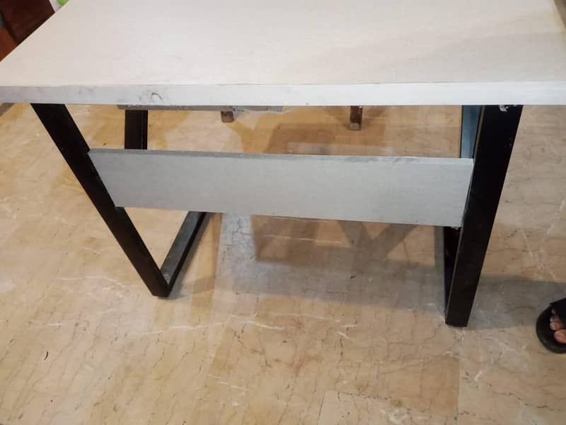 Laptop Table 1