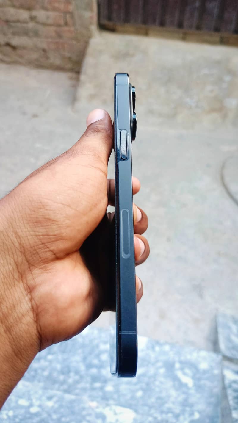 Apple iPhone 14 Pro Max 3