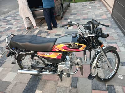 Honda 70cc for sale colour black
