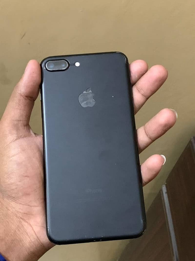 Apple iPhone 7 Plus 2