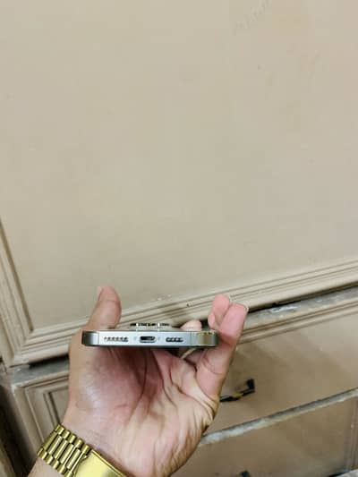 Apple iPhone 14 Pro Max 10/10 condition gold Color