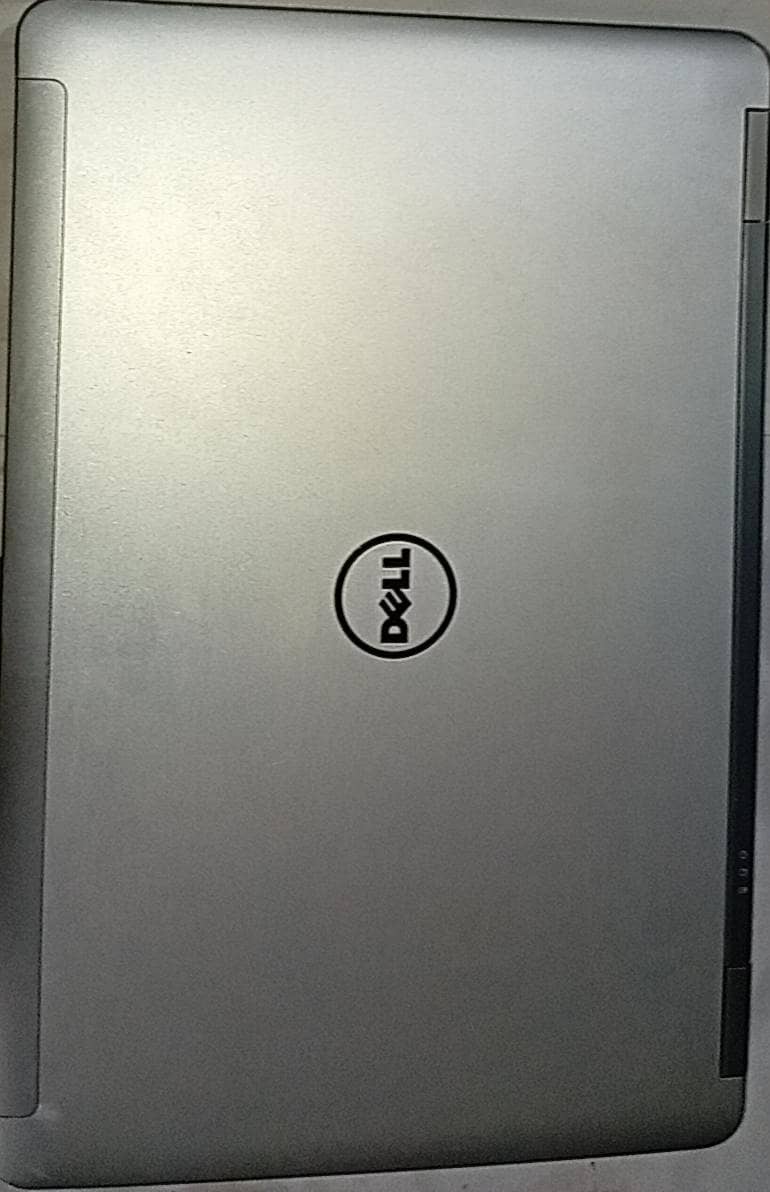 Dell Latitude E6540 0