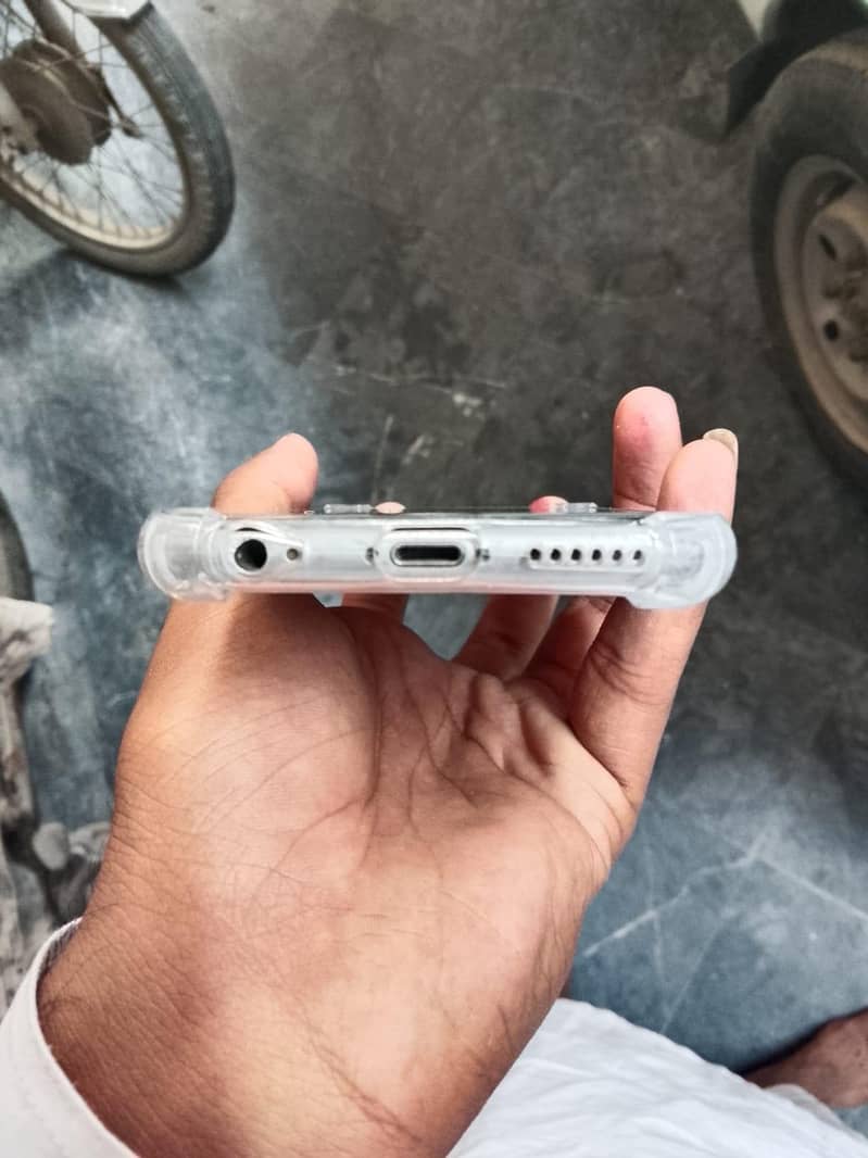 Apple iPhone 6S 1