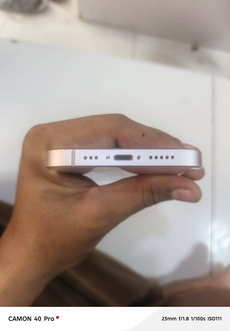 Apple iPhone 13 1