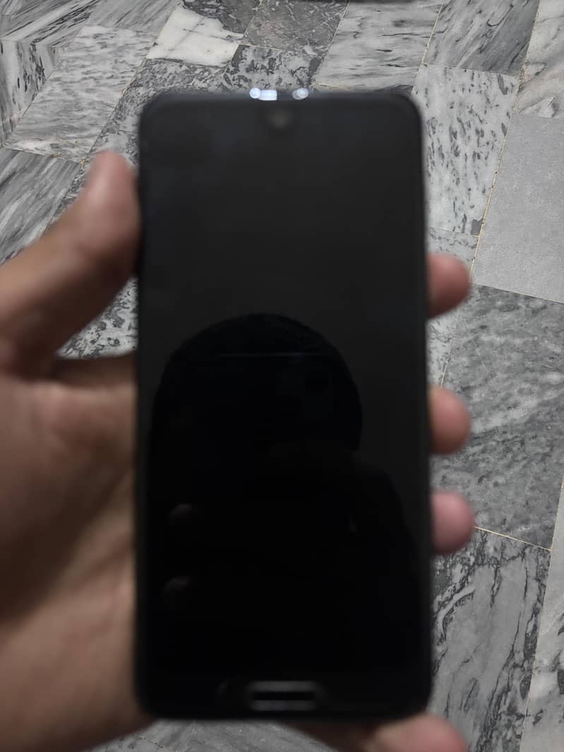 Sharp Aquos R2 2