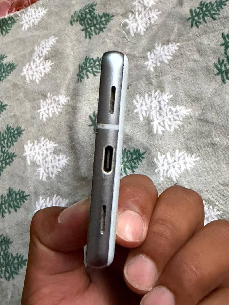 Google Pixel 7a 3