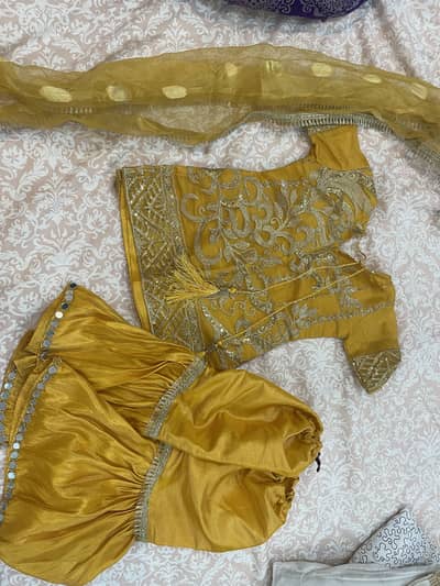 Pretty Yellow girls dress