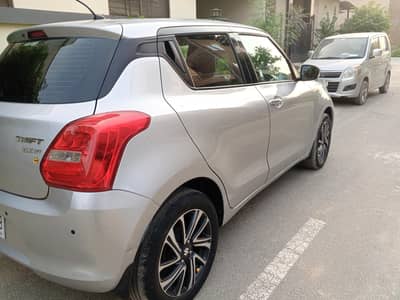 Suzuki Swift GLX CVT 2022 Full Option