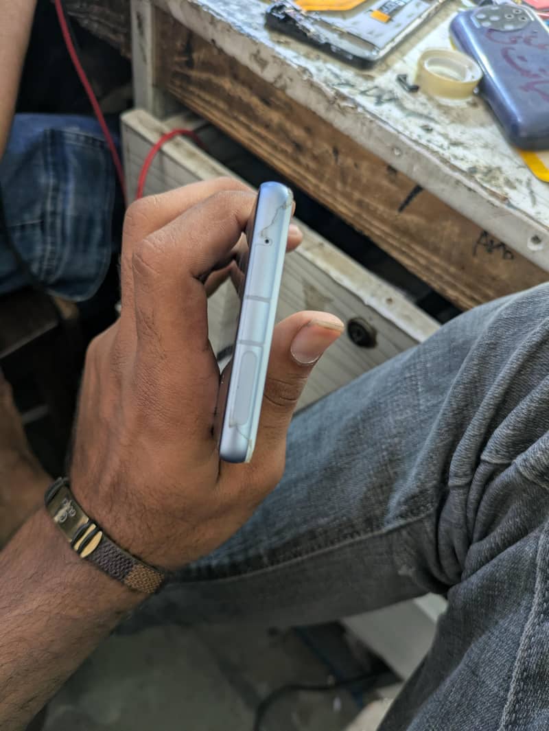 Google Pixel 7a 4