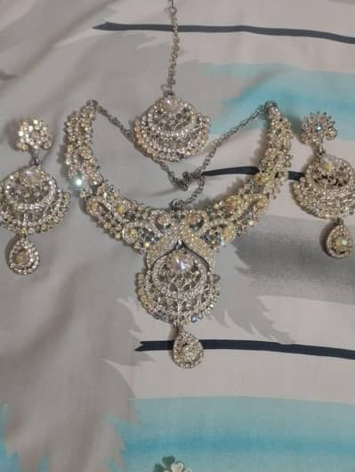 artificial necklace
