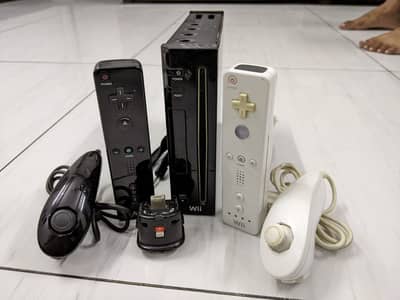Nintendo Wii Complete Bundle – 2 Remotes, 2 Nunchuks, 2 Whee