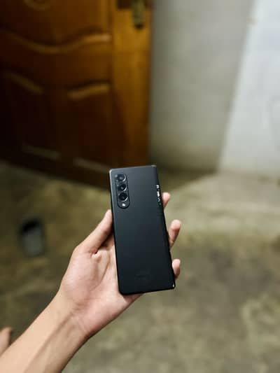 Samsung Mobile Z Fold 3 exchange possible  urgent