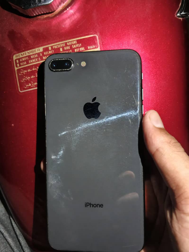 Apple iPhone 8 Plus 0