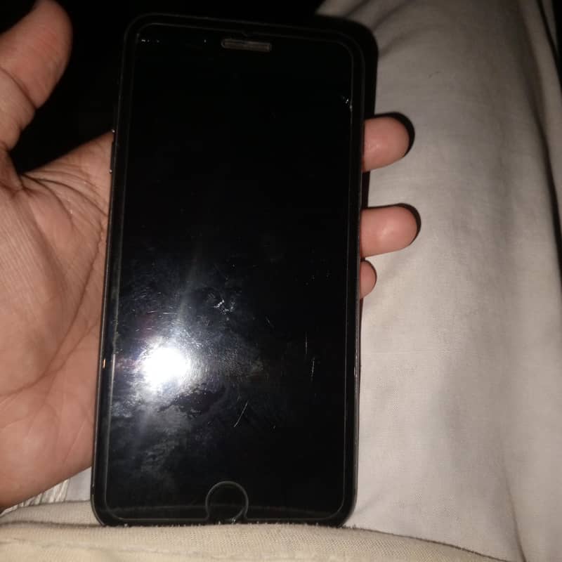 Apple iPhone 8 Plus 1