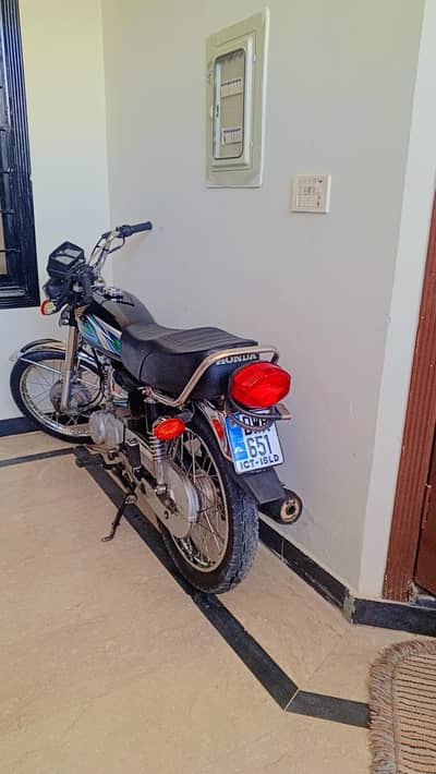 Honda 125 Black Color