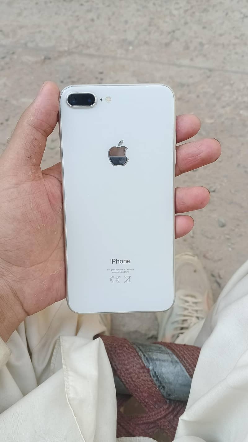Apple iPhone 8 Plus 1