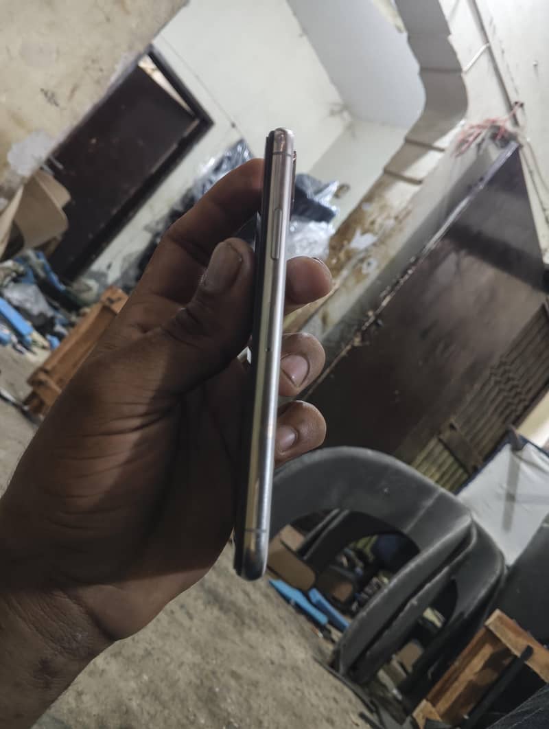 Apple iPhone X 2