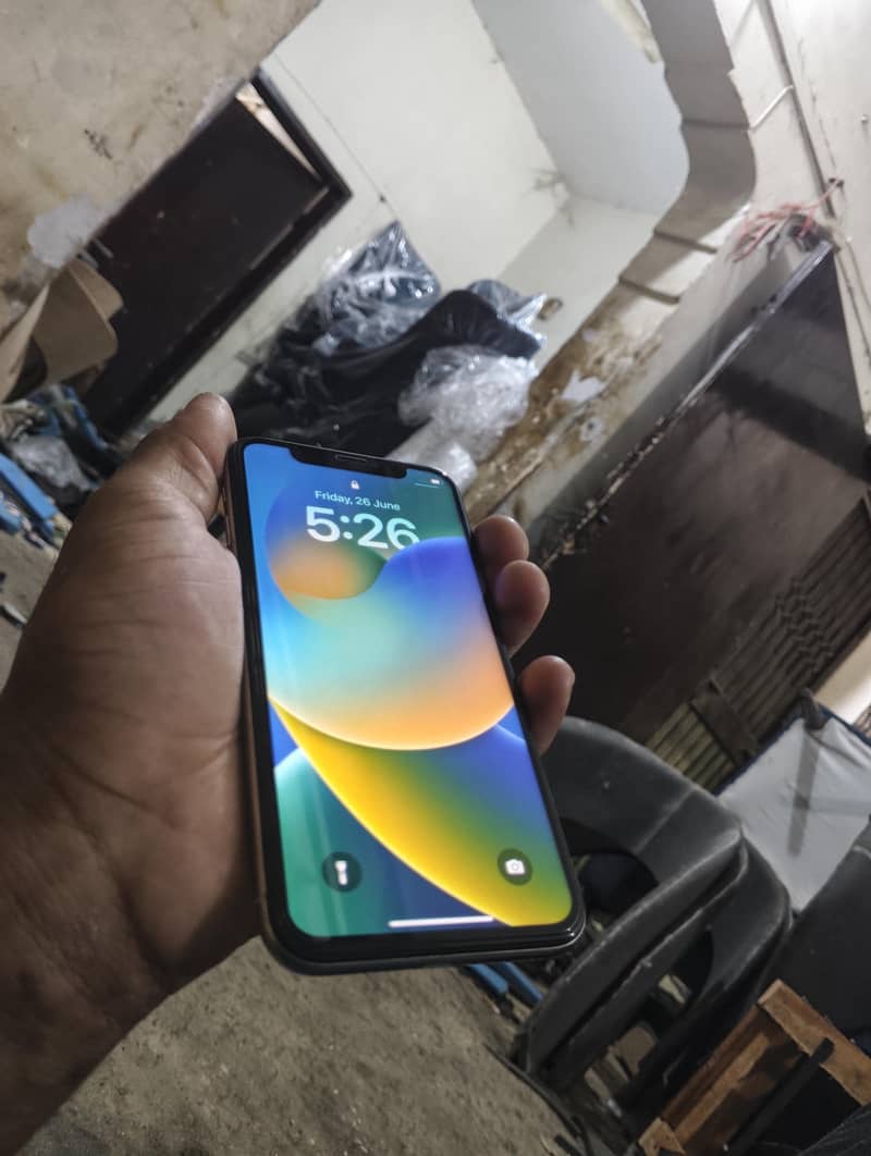 Apple iPhone X 5