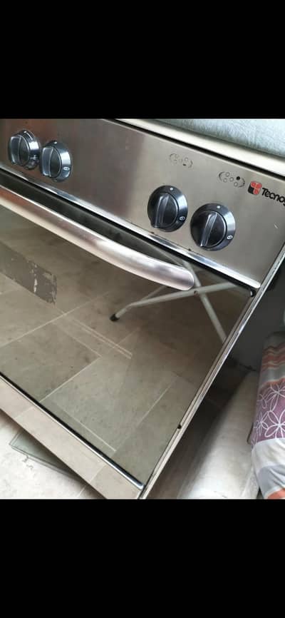 tecnogas 5 burner cooking rang 1 year used