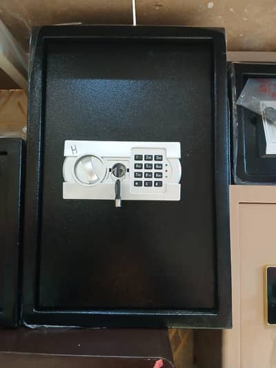 digital code safes lockers