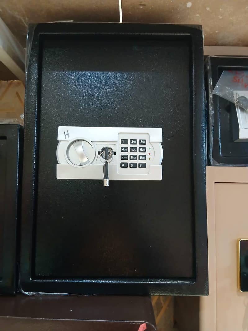 digital code safes lockers 0