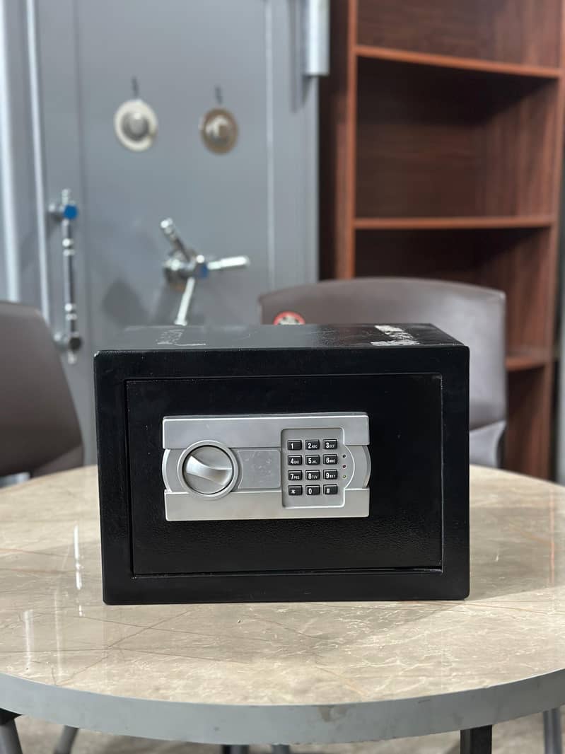 digital code safes lockers 7