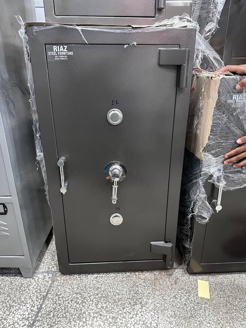 digital code safes lockers 11