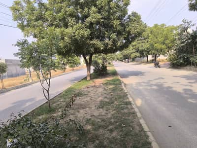 400 SQY PLOT GARDEN CITY BLOCK B