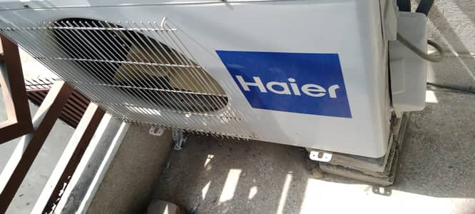 One ton non invertor excellent condition AC for sale