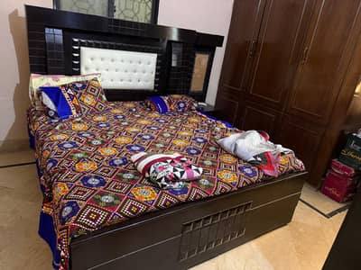 Bed Set & Divider