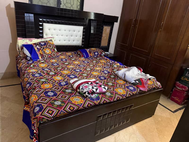 Bed Set & Divider 2