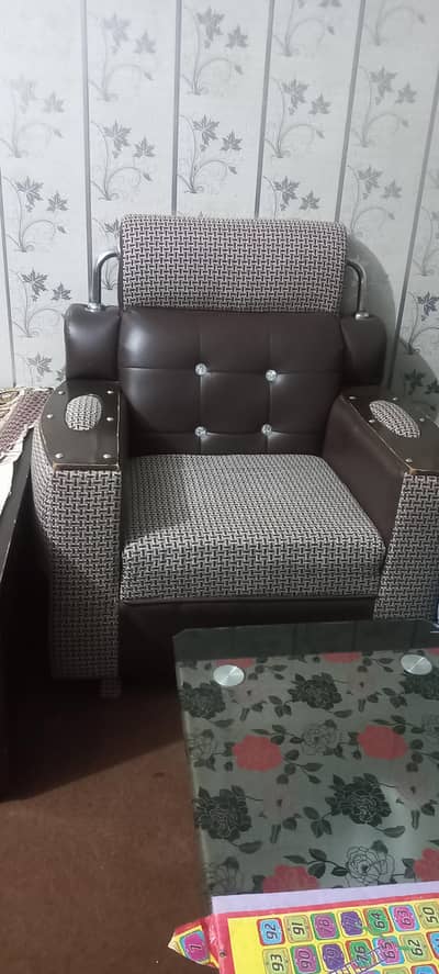 urgent sale my sofas becoz of shifting