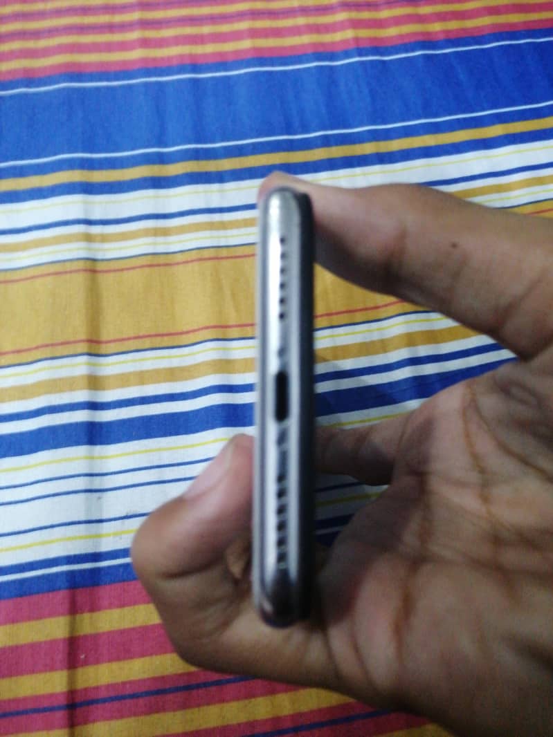 Apple iPhone X 5