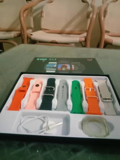 S100. Smart watch ( 7 )streps available