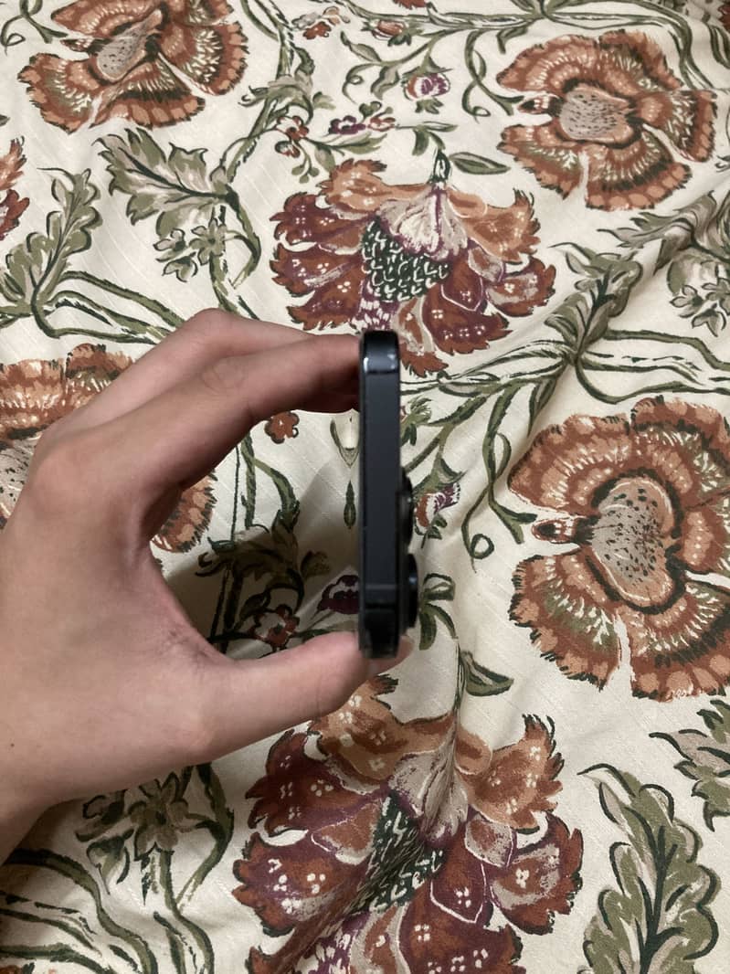 Apple iPhone 14 Pro 2