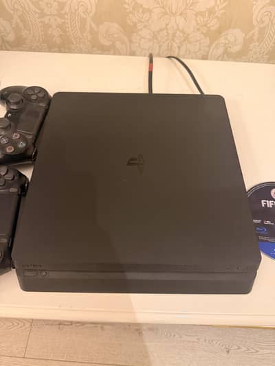 PS4 with 2 controllers
