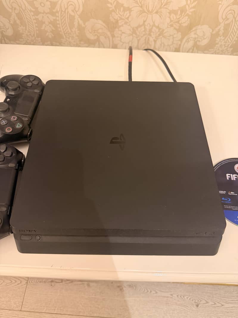 PS4 1TB 0
