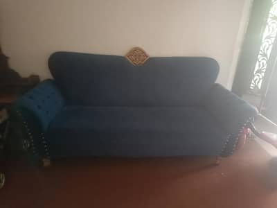 5 seater sofa set with 5 cushions 1 center table