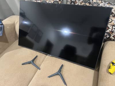 Samsung AU7000 UHD 4K Smart TV 43”