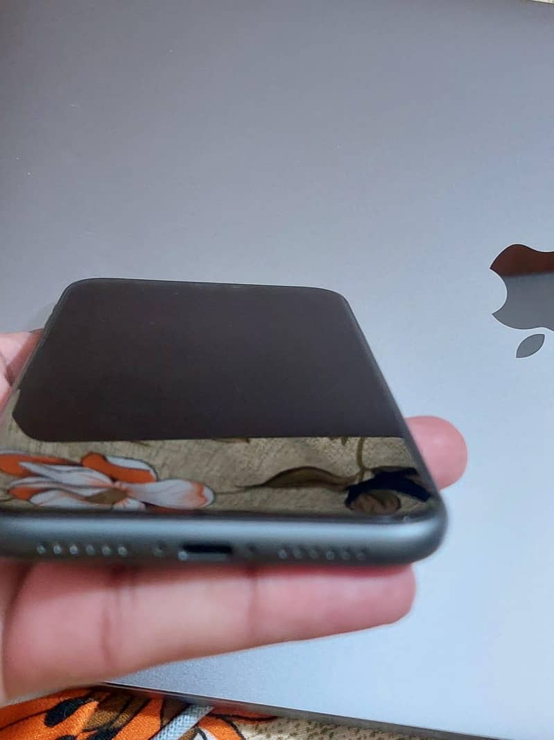 Apple iPhone 11 2