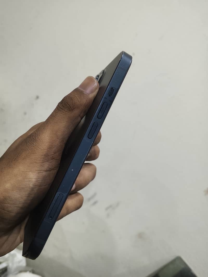 Apple iPhone 13 1